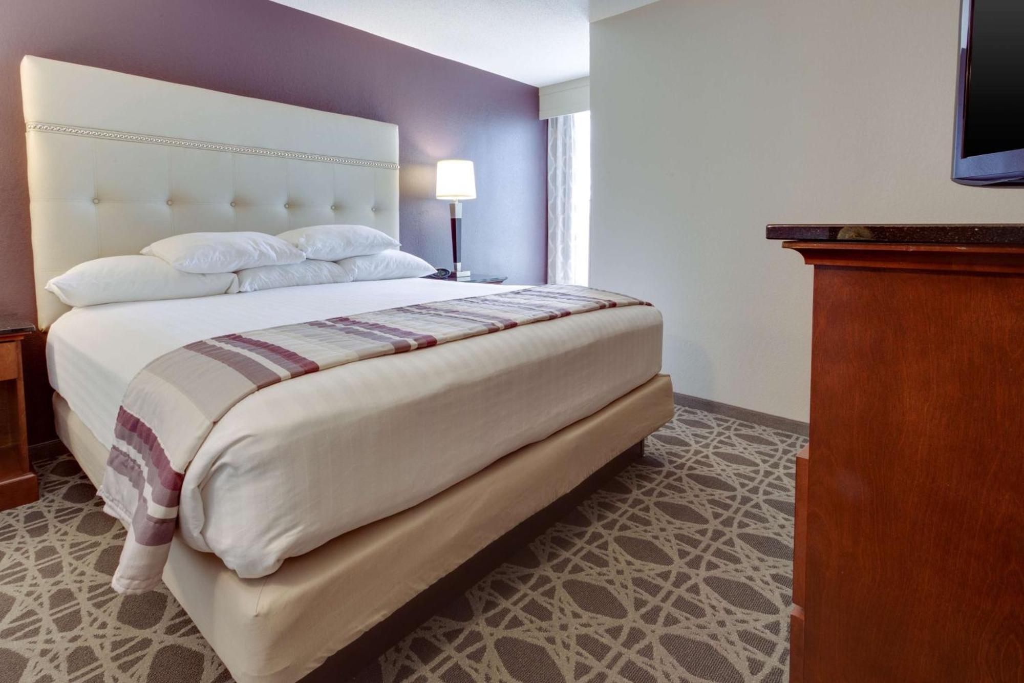 Drury Inn & Suites Overland Park Exteriör bild