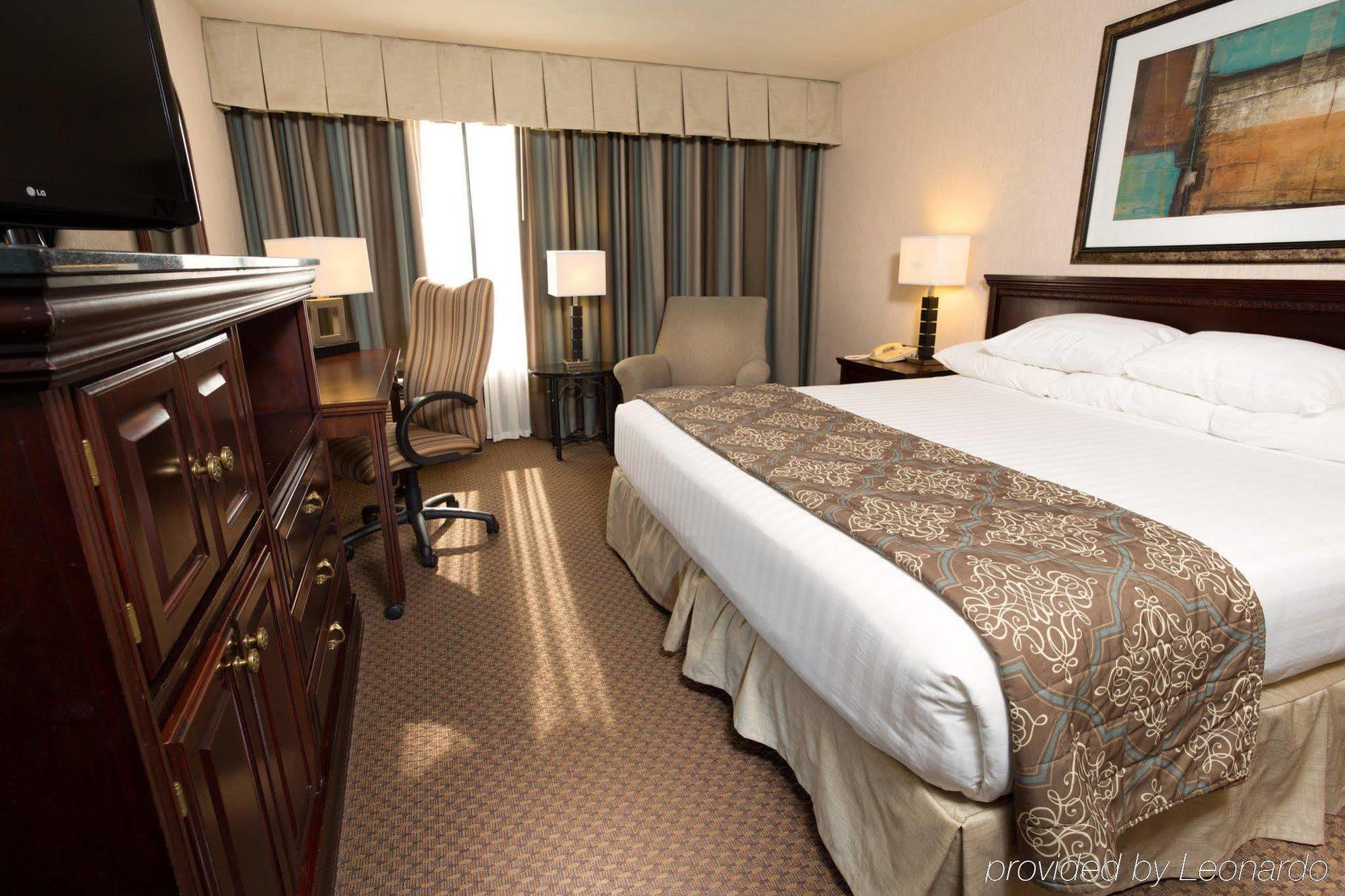 Drury Inn & Suites Overland Park Exteriör bild